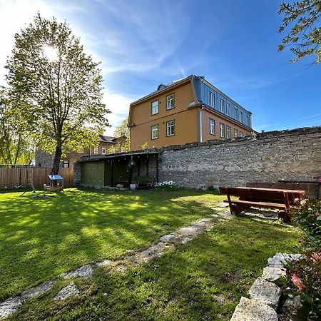Garden Studio Next To Telliskivi & Old Town Talin Exterior foto