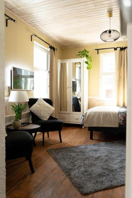 Garden Studio Next To Telliskivi & Old Town Talin Exterior foto
