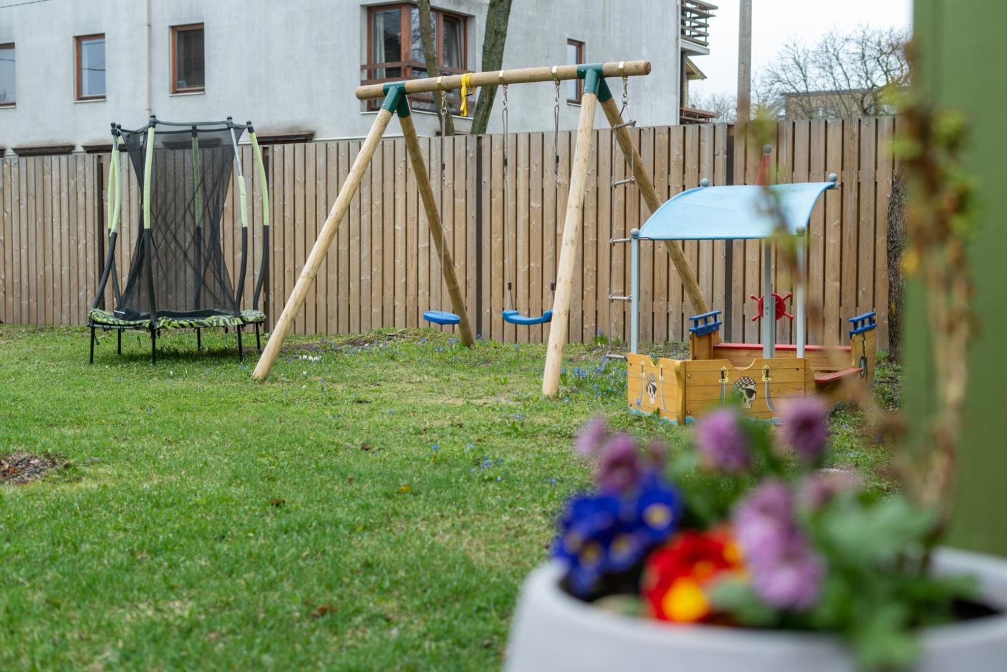 Garden Studio Next To Telliskivi & Old Town Talin Exterior foto
